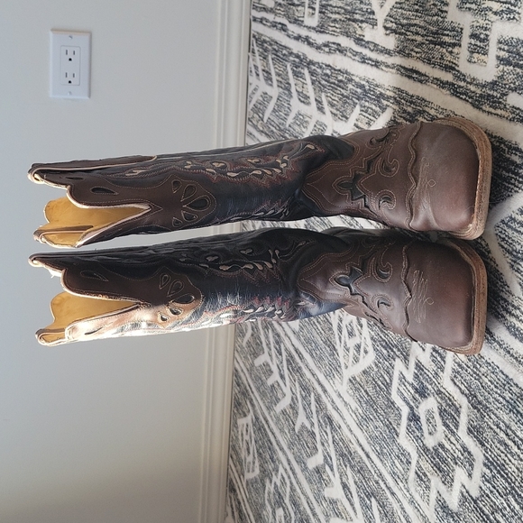 Womans Cowboy Boots - Picture 2 of 4